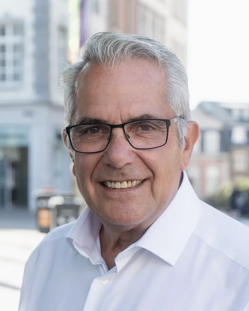 Kurt Savelsberg, Portrait in der Aachener Innenstadt